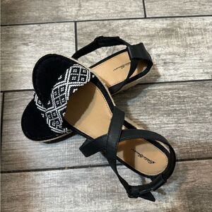 NWOT Eddie Bauer Sandals